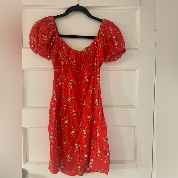 Off-the shoulder dress - Picture 2 of 7